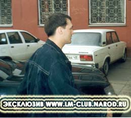 Юра Шатунов приехал к ЦДС в Челябинске, 19 сентября 2002
